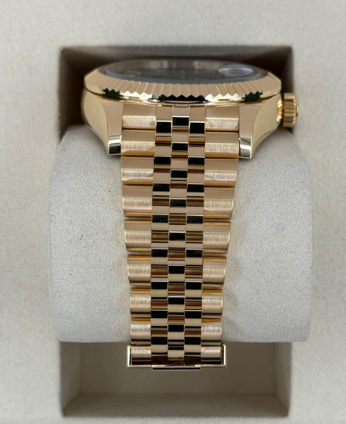 Sky-Dweller Assembled 42mm 336938 Yellow Gold Jubilee Green Dial
