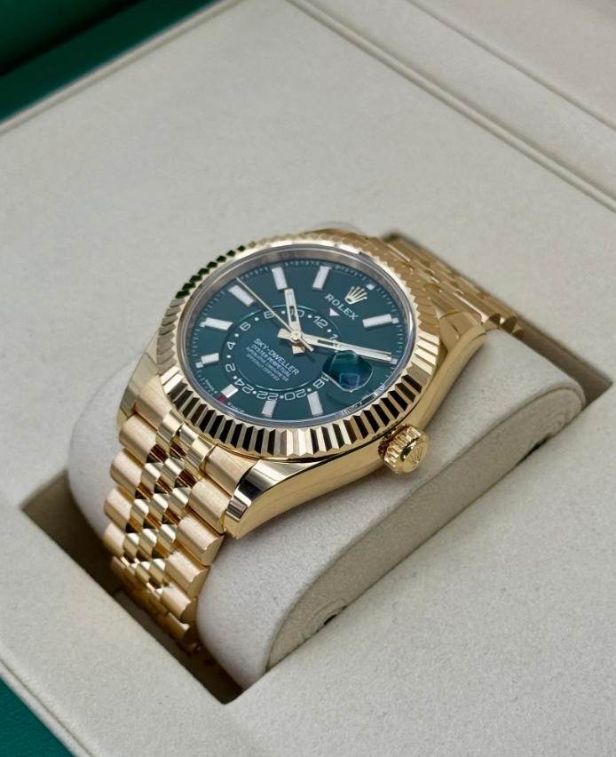 Sky-Dweller Assembled 42mm 336938 Yellow Gold Jubilee Green Dial