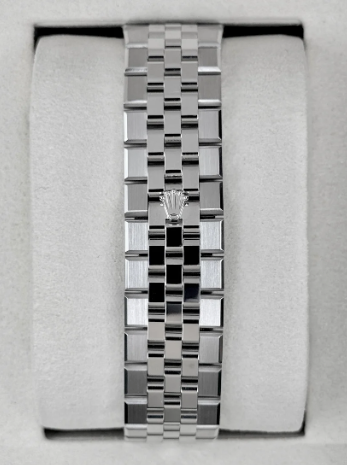 Land-Dweller 90% 36 mm steel and Diamond Moissanite