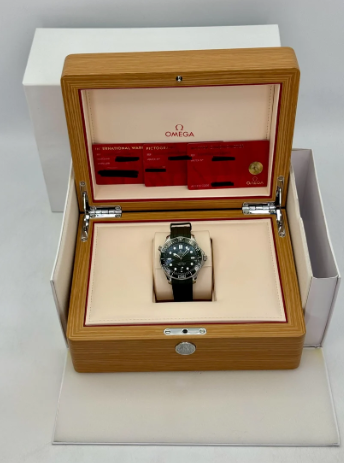 OM Seamaster Master Driver 300 42mm grøn urskive