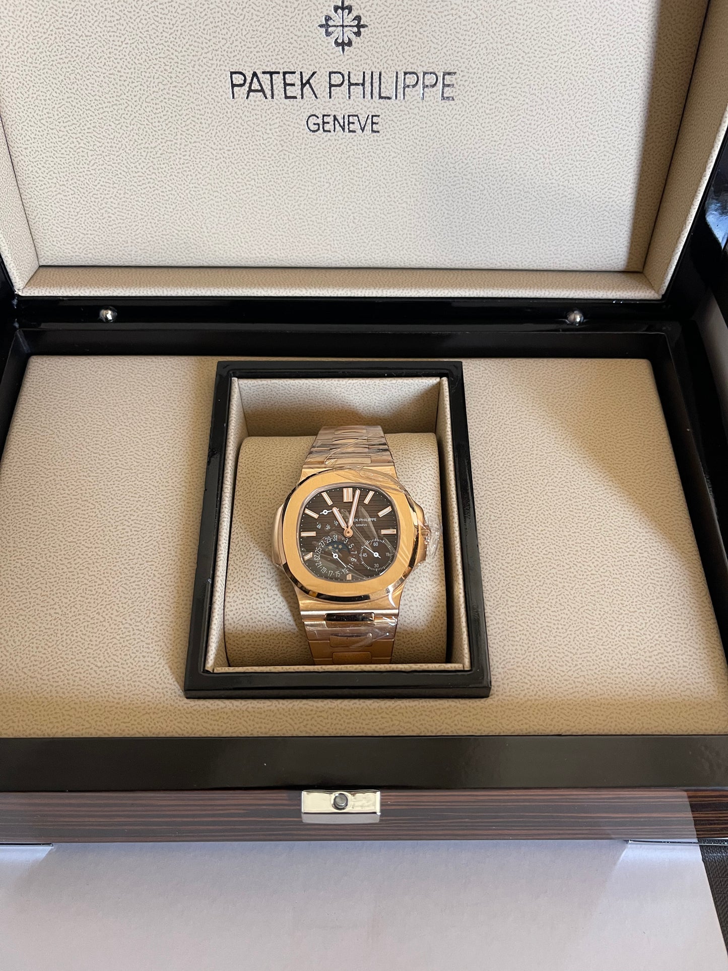 PP Nautilus Assembled 90% 40mm 5712/1A-010  Stainless Gold-plated