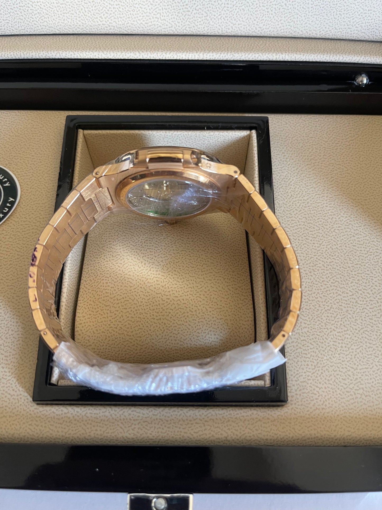 PP Nautilus Assembled 90% 40mm 5712/1A-010  Stainless Gold-plated