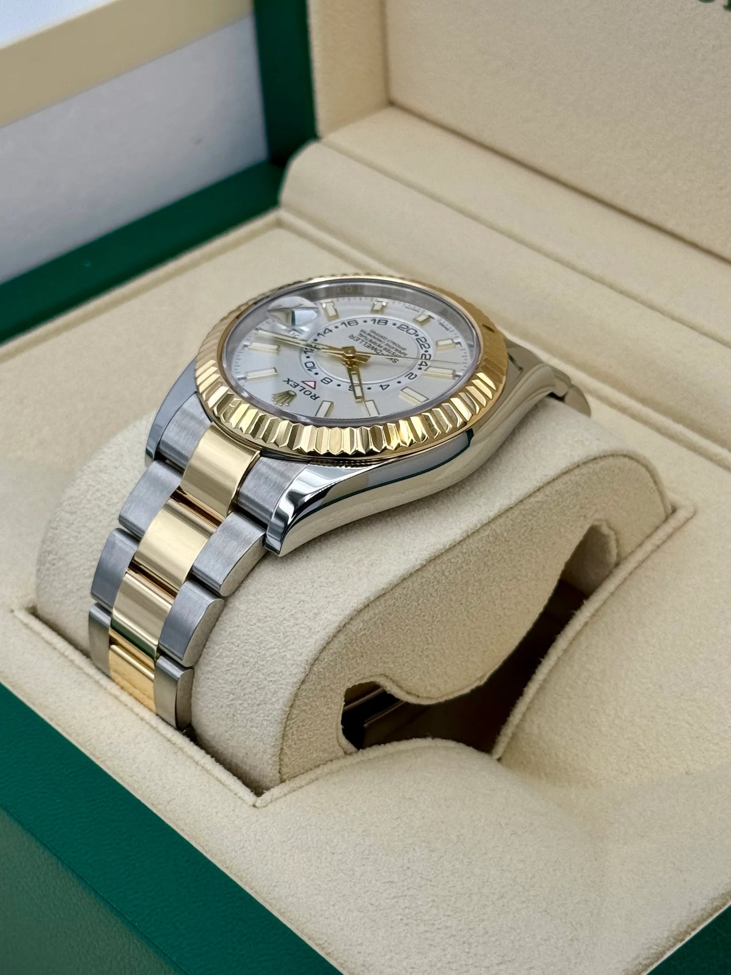 Sky-Dweller Assembled 42mm 326933 Two-Tone Oyster White Dial