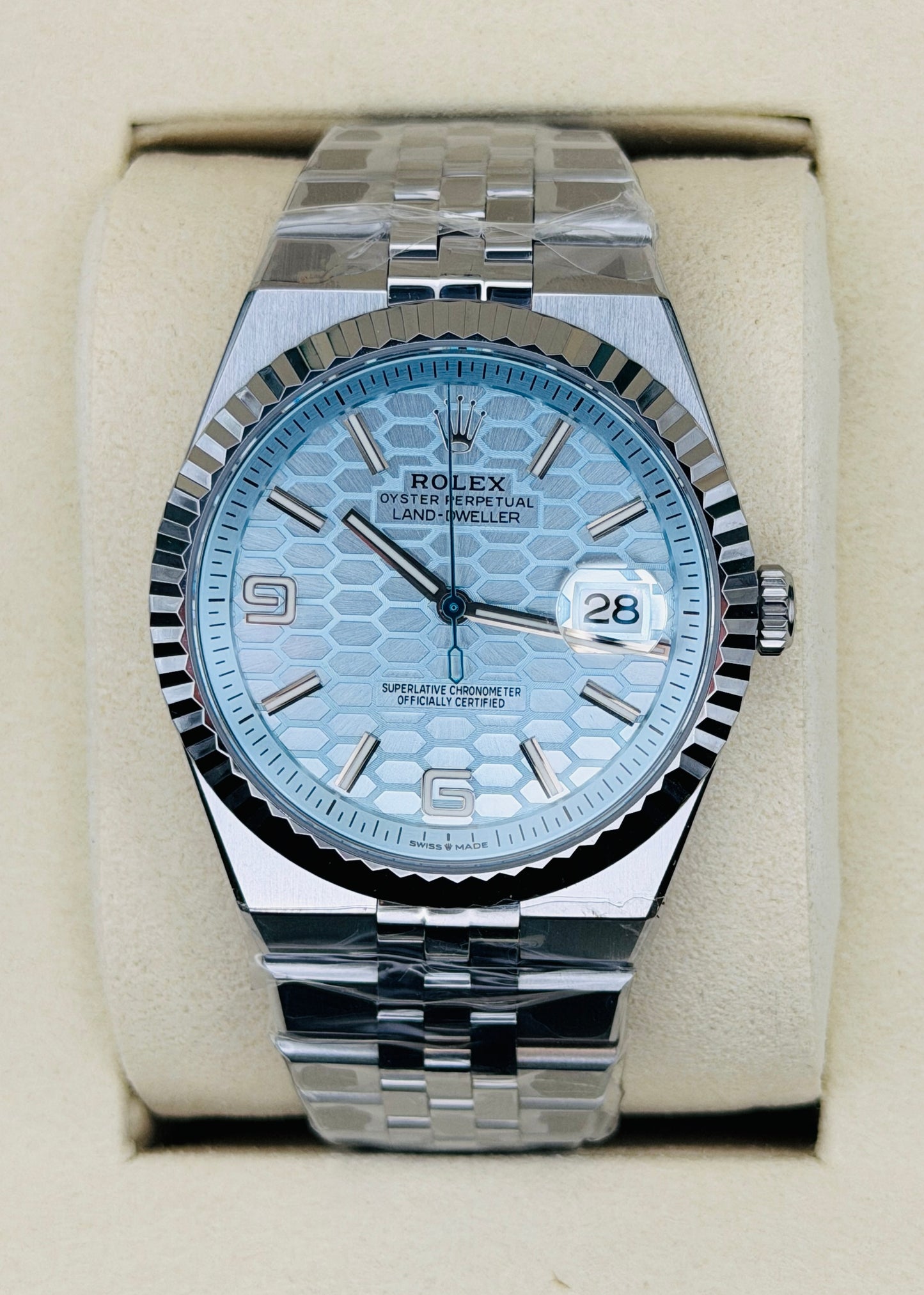 NEW 2025 Land-Dweller 90% 40 mm steel-platinum plated