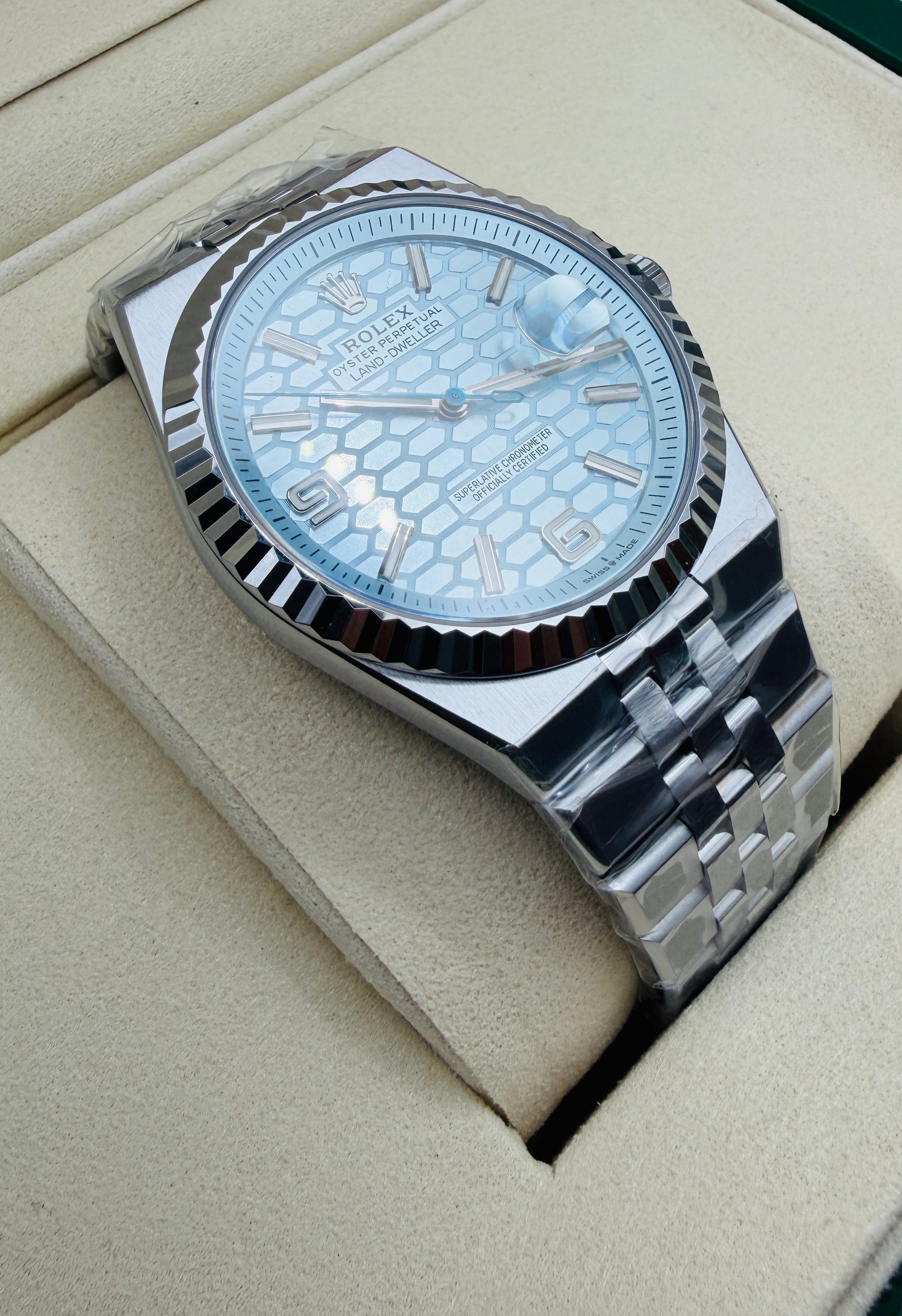 NEW 2025 Land-Dweller 90% 40 mm steel-platinum plated