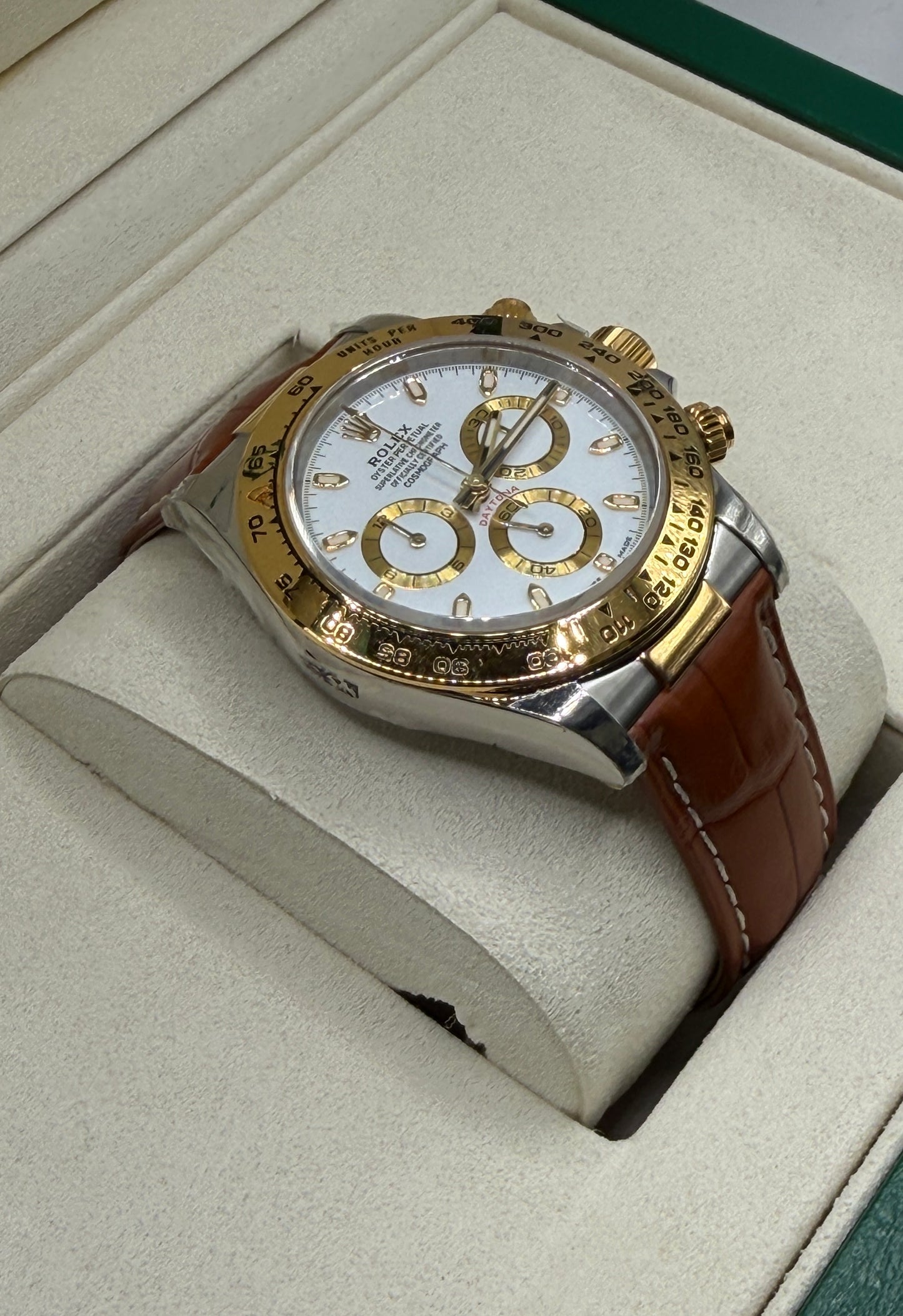 Daytona Zusammengebaut (100) 40mm 126503 Bicolor Weißes Zifferblatt Braunes Krokodillederarmband