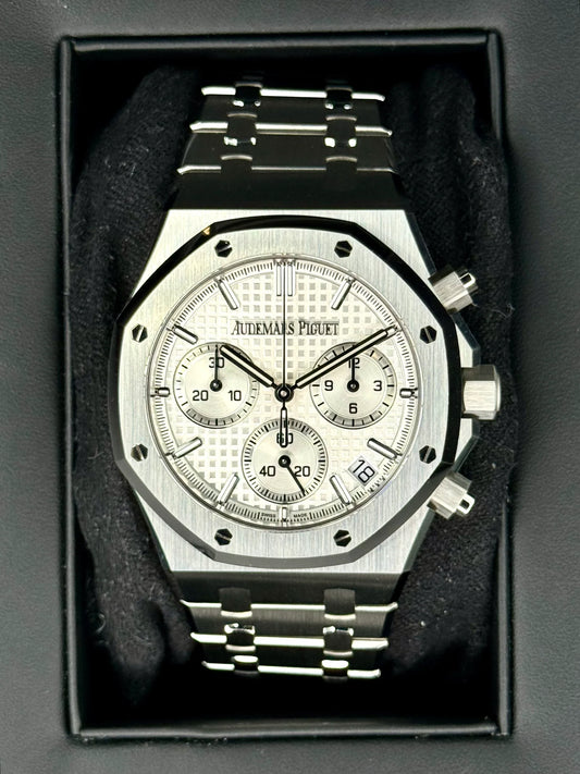Royal assembled 100% Oak Chronograph 41mm 26240ST White Dial