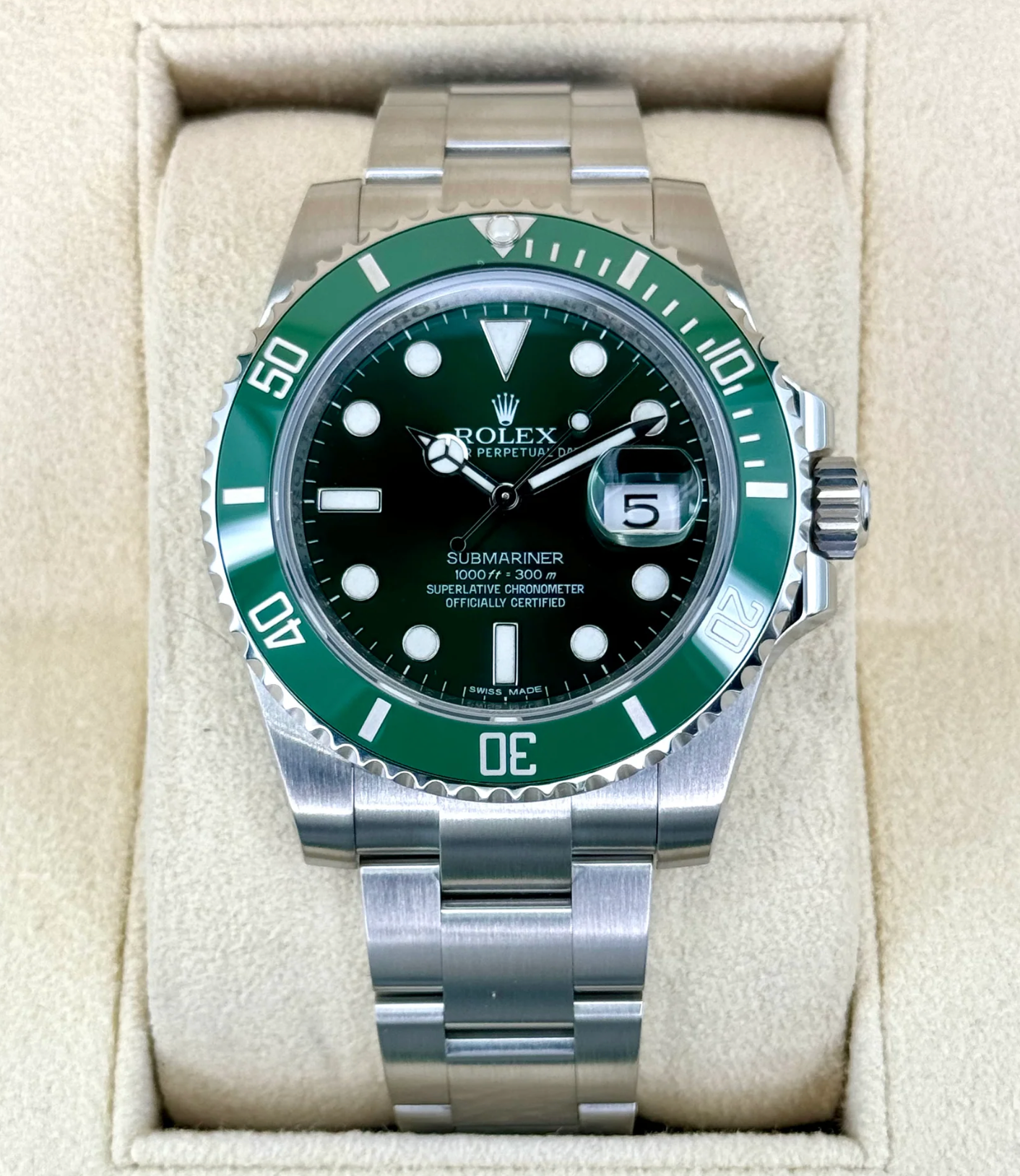 Submariner Assembled (100) "Hulk" 40mm 116610LV Green Dial