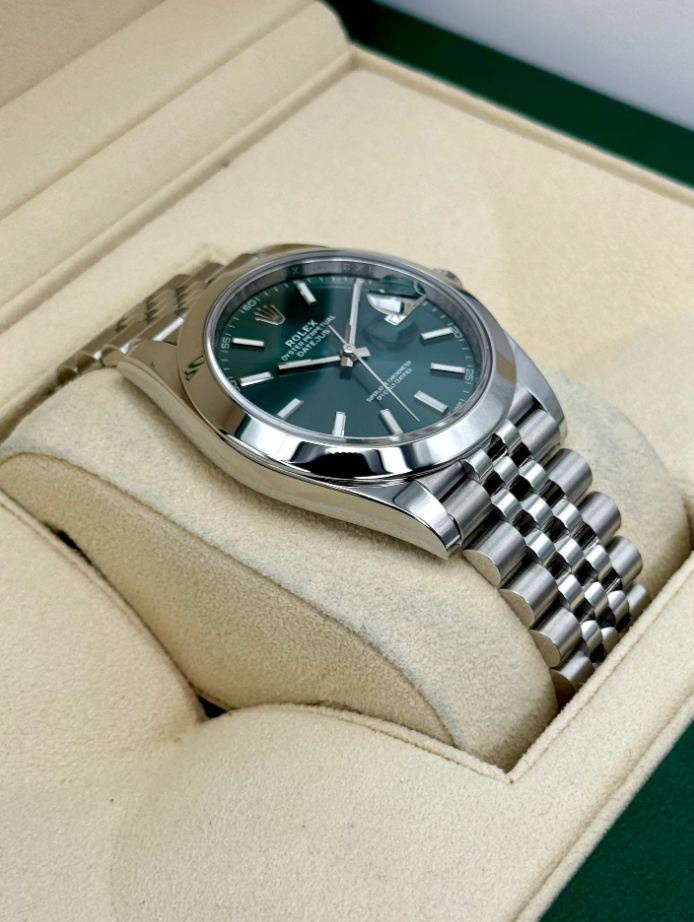 Datejust Assembled (100) 41mm 126300 Jubilee Green Dial