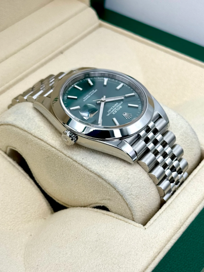 Datejust Assembled (100) 41mm 126300 Jubilee Green Dial