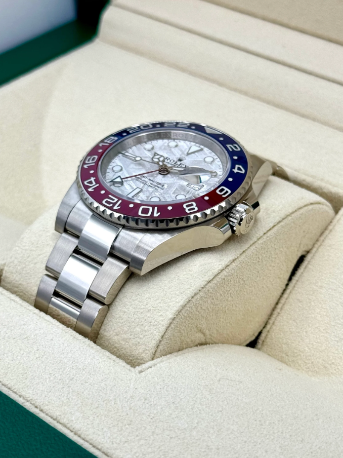 GMT-Master II Assembled (100) "Pepsi" 40mm 126619BLRO Color Meteorite Dial