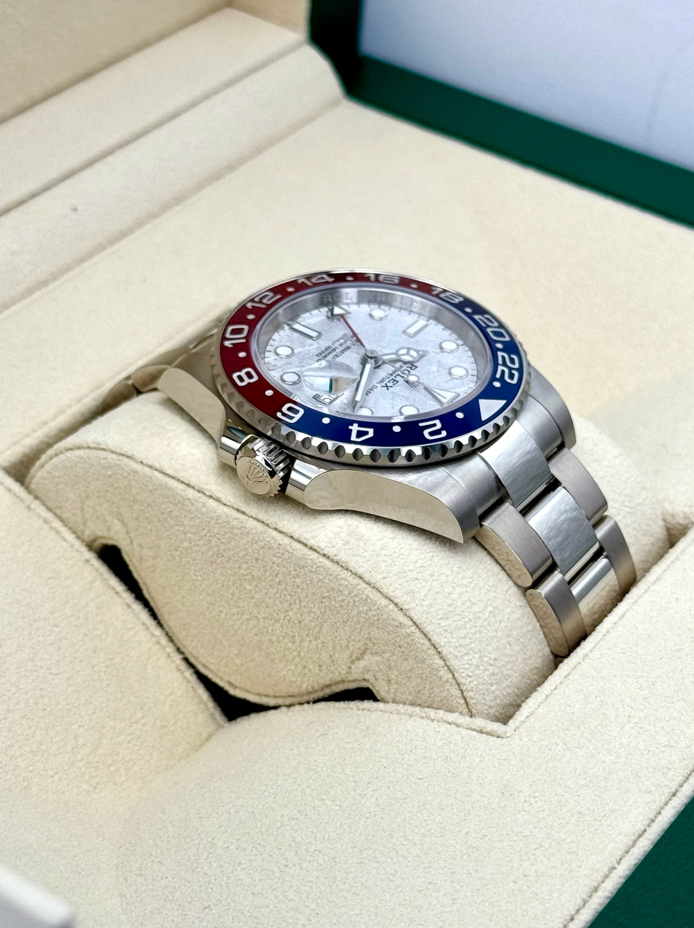 GMT-Master II Assembled (100) "Pepsi" 40mm 126619BLRO Color Meteorite Dial