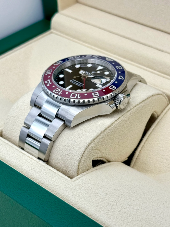 GMT-Master II Assembled (100) "Pepsi" 40mm 126710BLRO Oyster