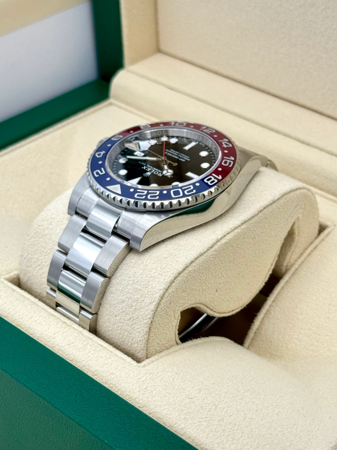 GMT-Master II Assembled (100) "Pepsi" 40mm 126710BLRO Oyster