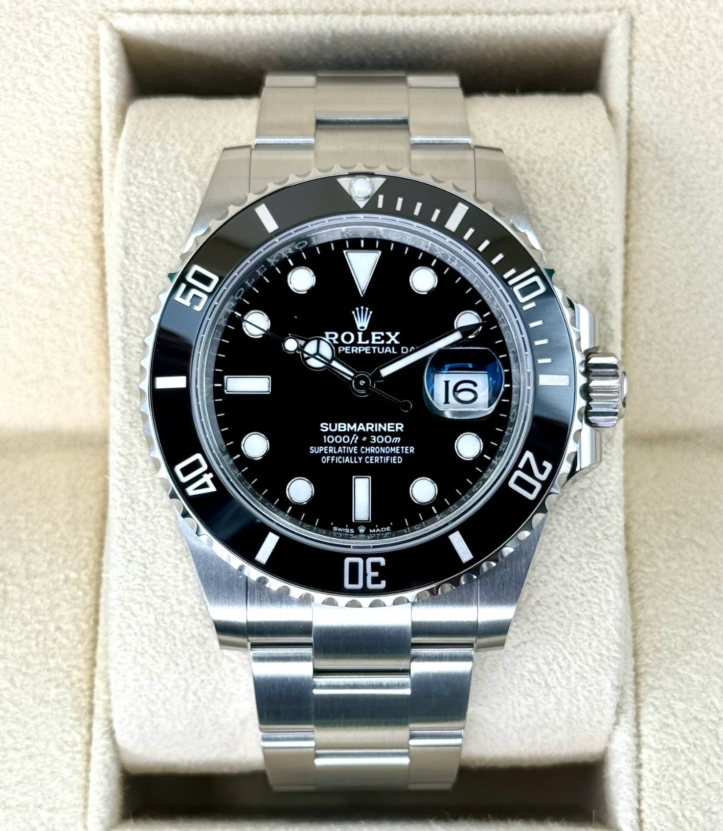 Submariner Assembled (100) Date 126610LN black dial