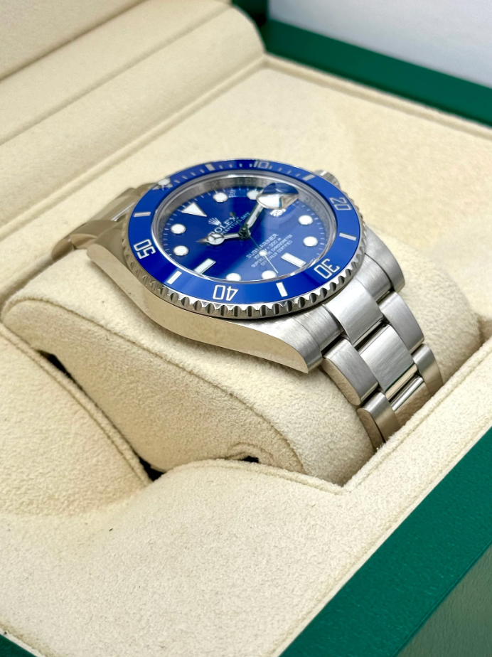 Submariner Assembled (100) "Smurf" 40mm 116619LB Blue Dial