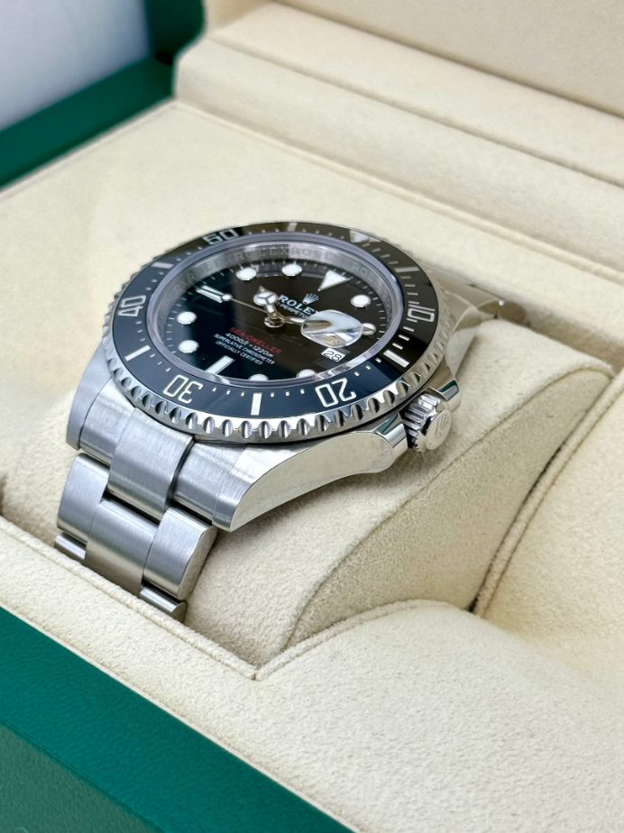 Sea-Dweller Assembled (100) 43mm 126600 Black Dial