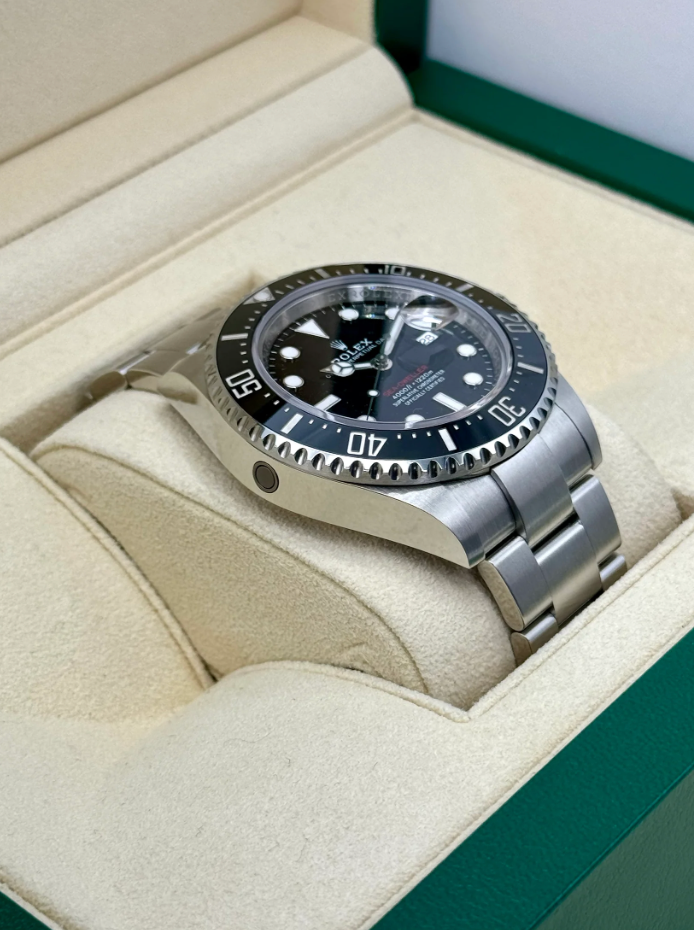 Sea-Dweller Assembled (100) 43mm 126600 Black Dial