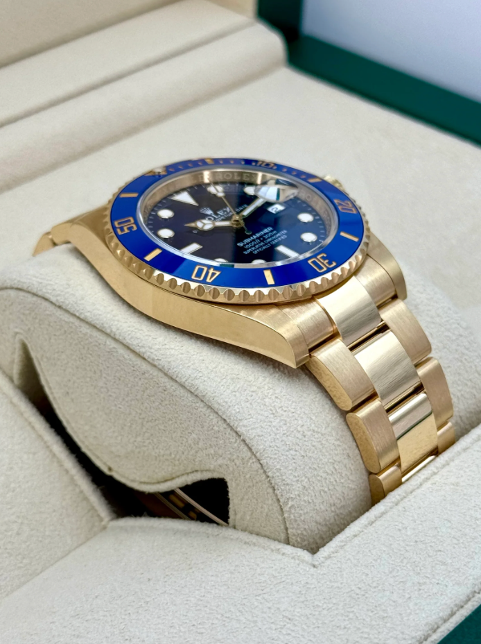 Submariner Assembled (100) NEW 2024 "Bluesy" 41mm 126618LB Yellow Gold-plated steel Blue Dial