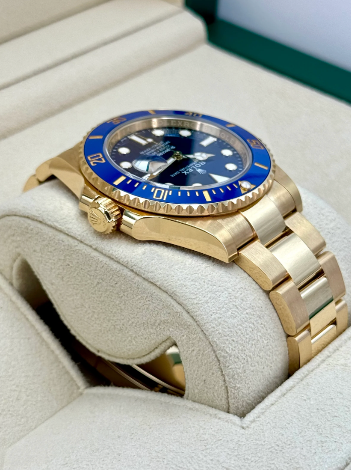 Submariner Assembled (100) NEW 2024 "Bluesy" 41mm 126618LB Yellow Gold-plated steel Blue Dial