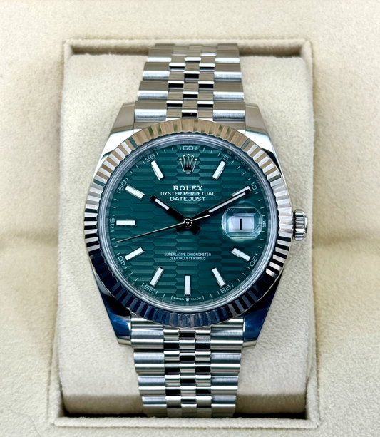 Datejust Assembled (100) NEW 41mm 126334 Jubilee Green Motif Dial