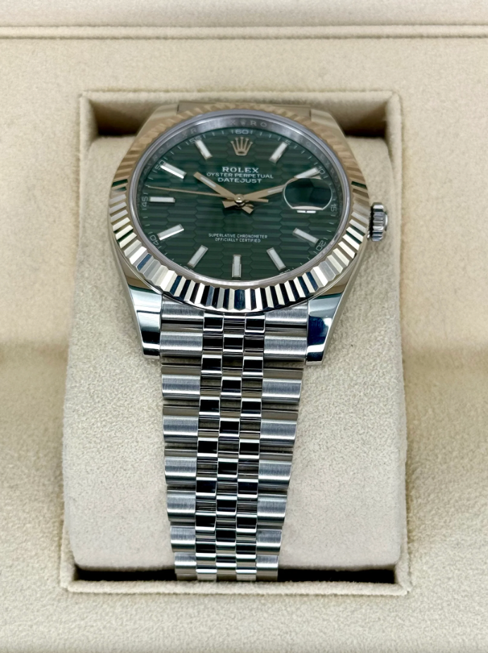 Datejust Assembled (100) NEW 41mm 126334 Jubilee Green Motif Dial