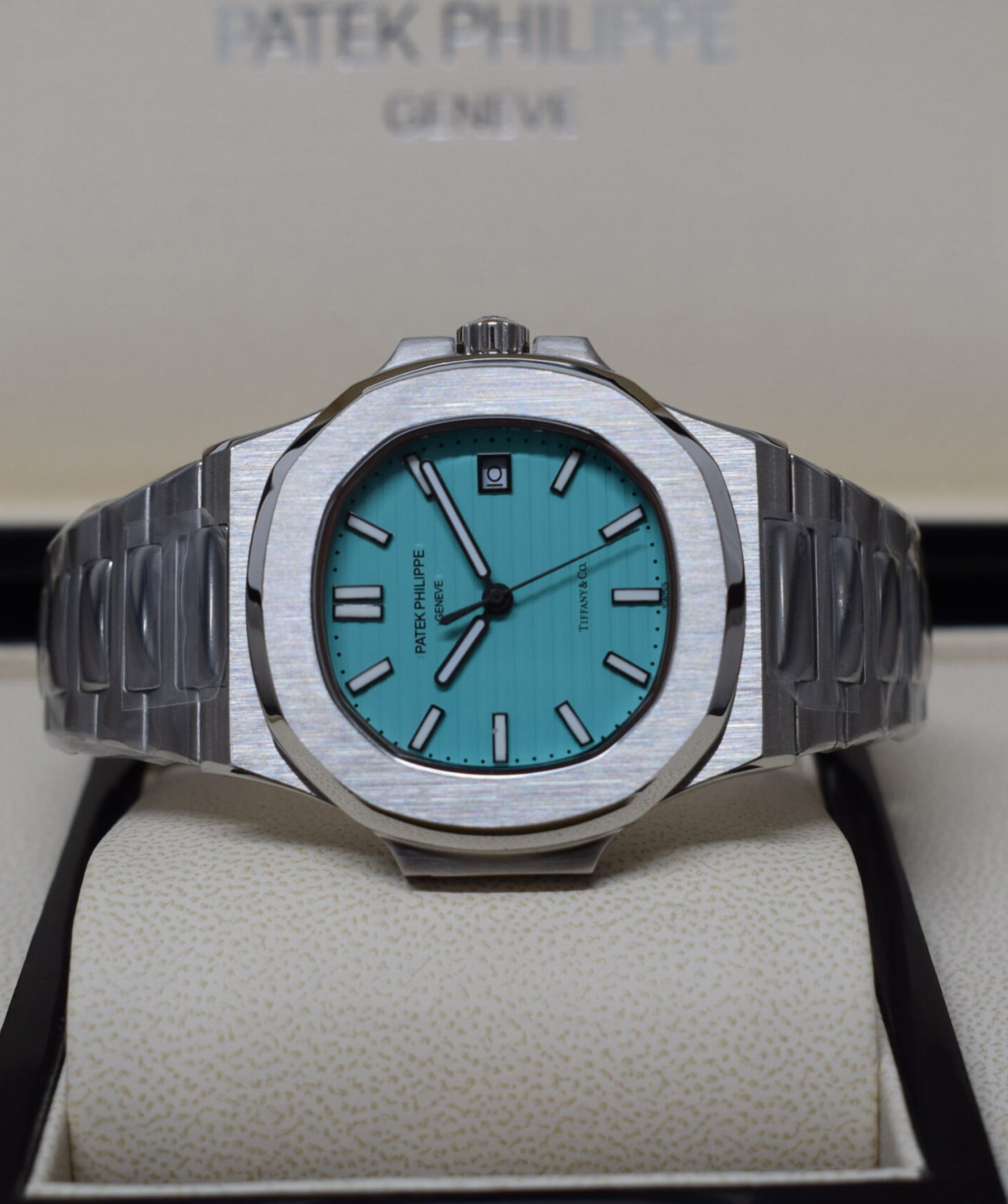 PP Nautilus Assembled 100% 40mm 5711/1A Stainless Steel Tiffany Dial