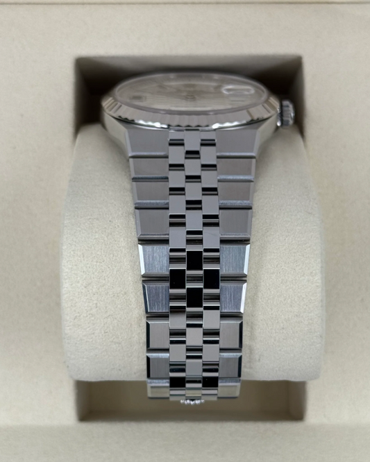 NOUVEAU 2025 Land-Dweller 90% 40mm 127334 Acier inoxydable Jubilé Cadran blanc