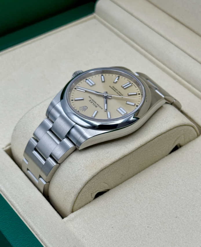 NEW 2025 Oyster Perpetual Assembled (100) 36mm 134300 Beige Dial