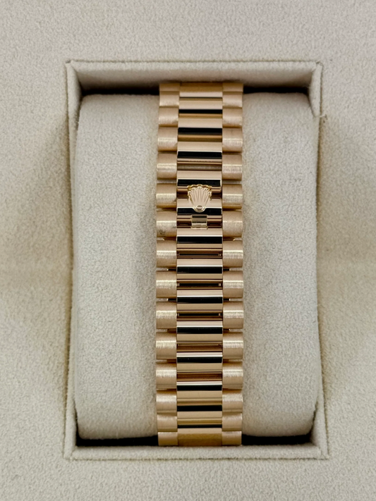 NEW 2025 Day-Date Assembled 40mm 228238 Mother Of Pearl Diamond Dial