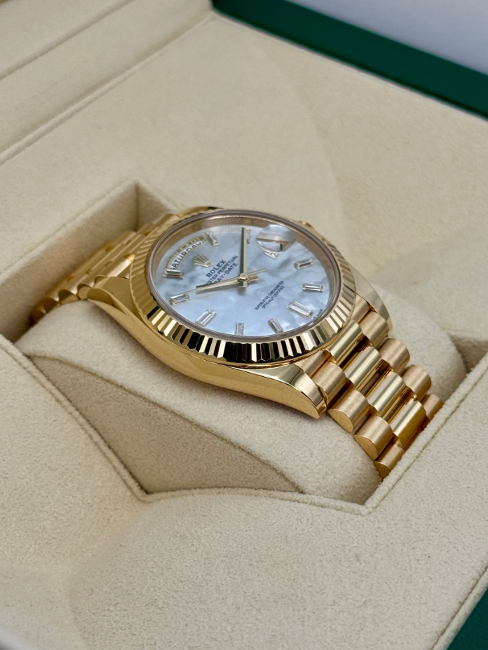 NEW 2025 Day-Date Assembled 40mm 228238 Mother Of Pearl Diamond Dial