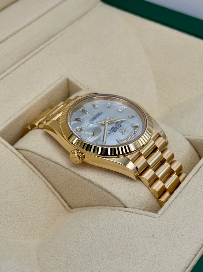 NEW 2025 Day-Date Assembled 40mm 228238 Mother Of Pearl Diamond Dial