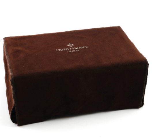 PP A modern wooden presentation box with outer packaging