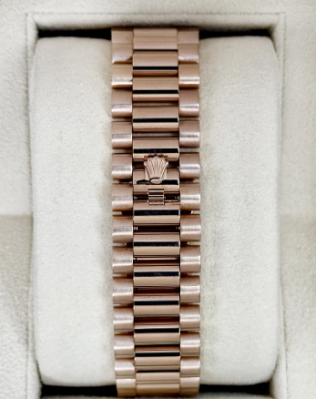 Day-Date Assembled 40mm 228235 Presidential Rose Gold Stripe Motif Dial