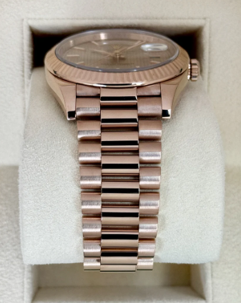 Day-Date Assembled 40mm 228235 Presidential Rose Gold Stripe Motif Dial