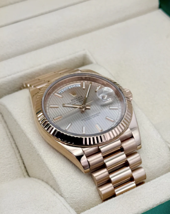 Day-Date Assembled 40mm 228235 Presidential Rose Gold Stripe Motif Dial