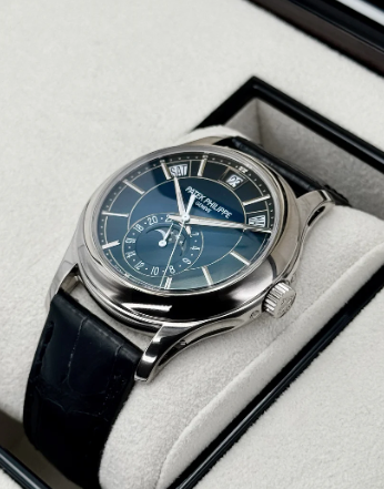 PP Annual Calander 40mm 5205G White Gold Blue Dial (Deployant Buckle)