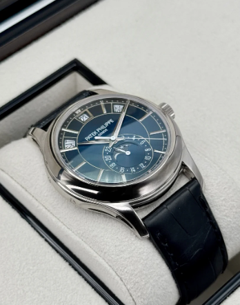 PP Annual Calander 40mm 5205G White Gold Blue Dial (Deployant Buckle)