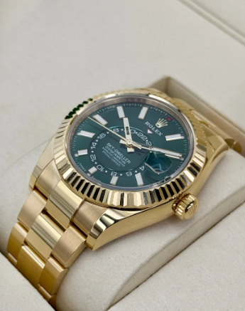 Sky-Dweller assemblé 42 mm 336938 or jaune cadran vert Oyster