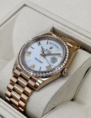 Day-Date Samlet 40mm 228345RBR Rosaguldfarvet Hvid Skive