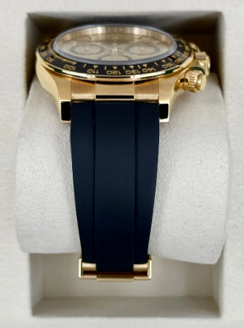 Daytona 2025 ensamblado de 40 mm 126518LN en oro amarillo con esfera champán y Oysterflex