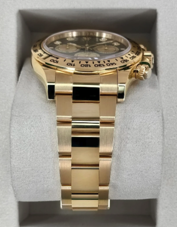 Ny Daytona 2026 samlet (100) 40 mm 126508 18 karat gulguld med sort diamanturskive