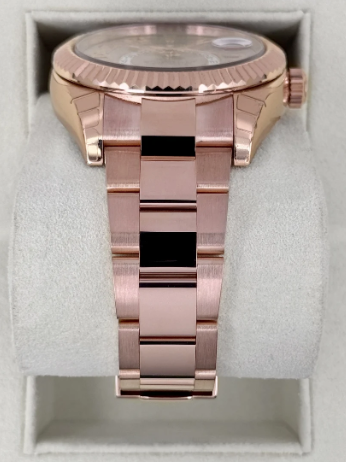 Sky-Dweller montiert, 42 mm, 326935, Edelstahl, Roségold, Oyster-Armband, Sundust-Zifferblatt mit römischen Ziffern