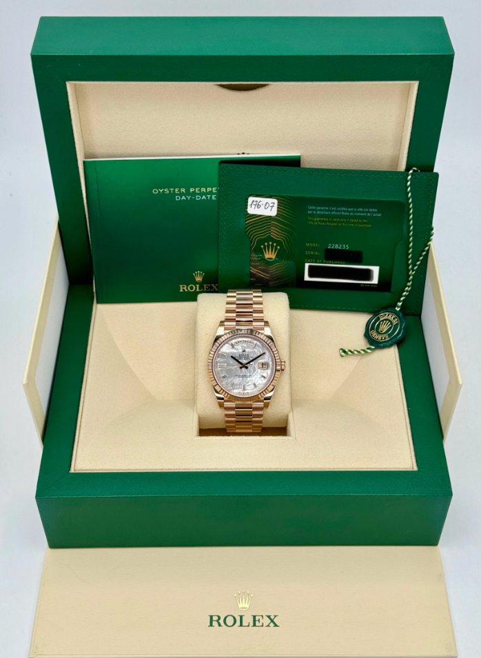 Day-Date Assembled 40mm 228235 Rose Gold Mother Of Pearl Diamond Dial