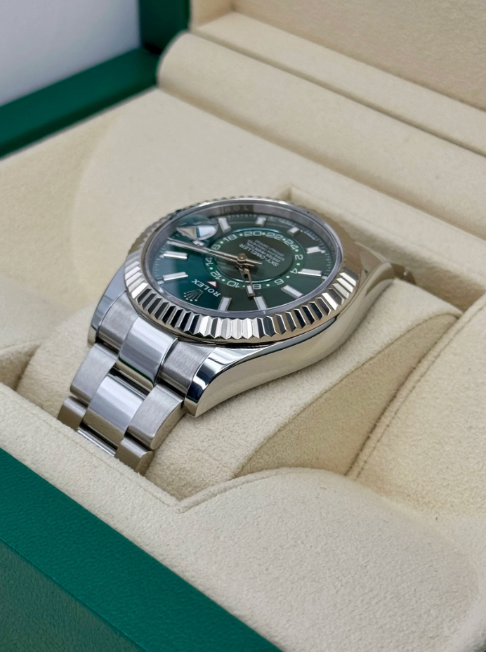 Sky-Dweller Assembled 42mm 336934 Oyster Green Dial