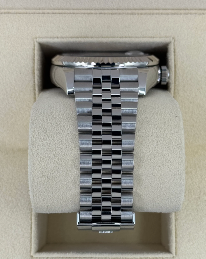 Sky-Dweller Assembled 42mm 336934 Stainless Steel Jubilee White Dial