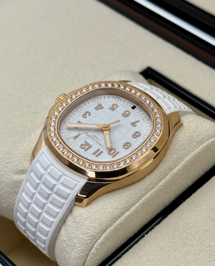 PP Monterad 90% Aquanaut Luce Resa 5269 38.8mm Roséguld Vit Urskiva