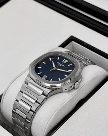 PP Assembled 100% Nautilus 35.2mm 7118/1A-001 Stainless Steel Blue Dial