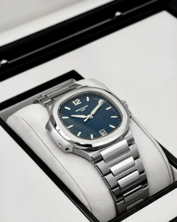 PP Assembled 100% Nautilus 35.2mm 7118/1A-001 Stainless Steel Blue Dial