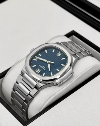 PP Assembled 100% Nautilus 35.2mm 7118/1A-001 Stainless Steel Blue Dial